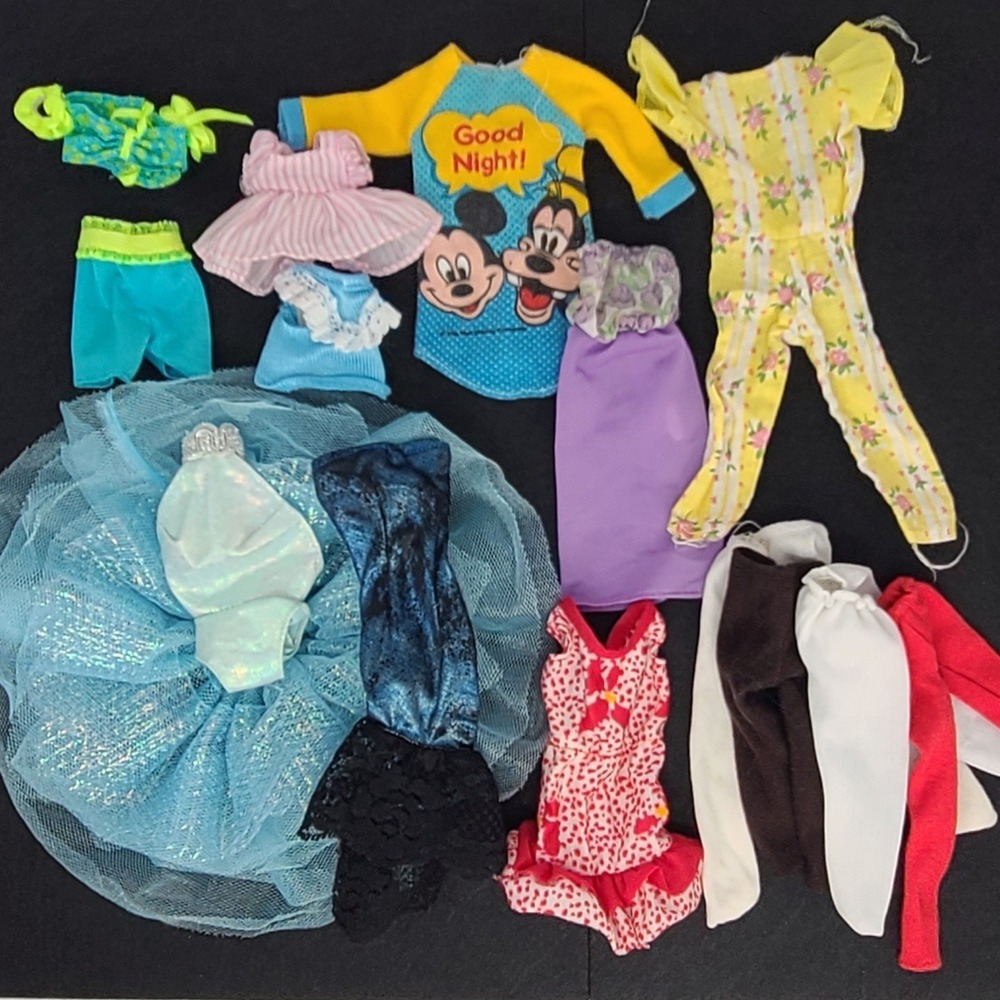 VALUE BUNDLE: Vintage 15 Pc Fashion Doll Clothes Lot Dresses Disney 80s 11.5 In